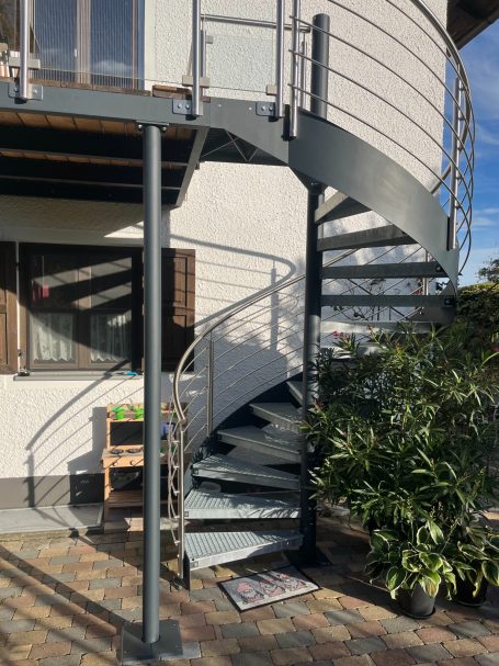 Balkon mit Spindeltreppe